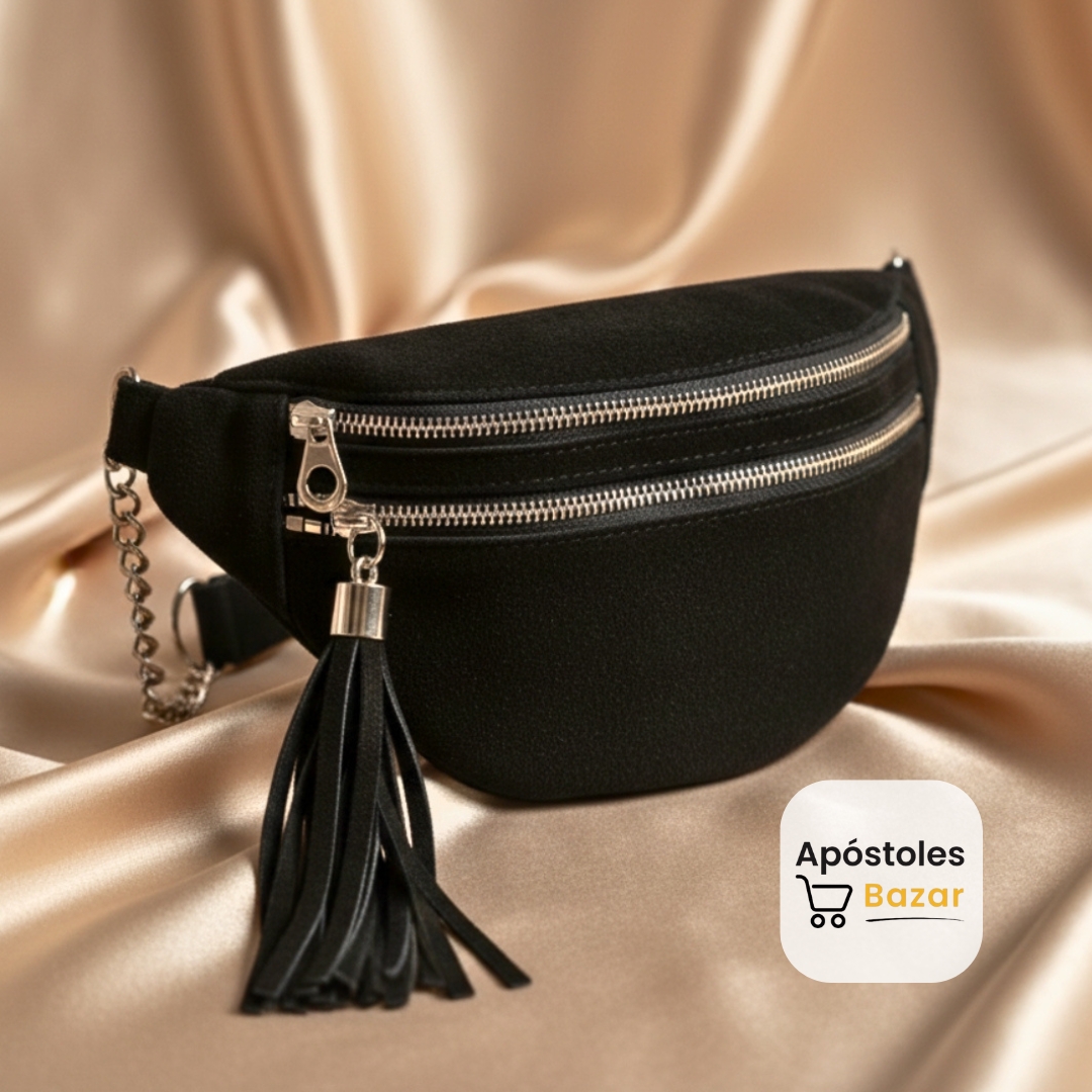 Detalle de la riñonera negra de gamuza